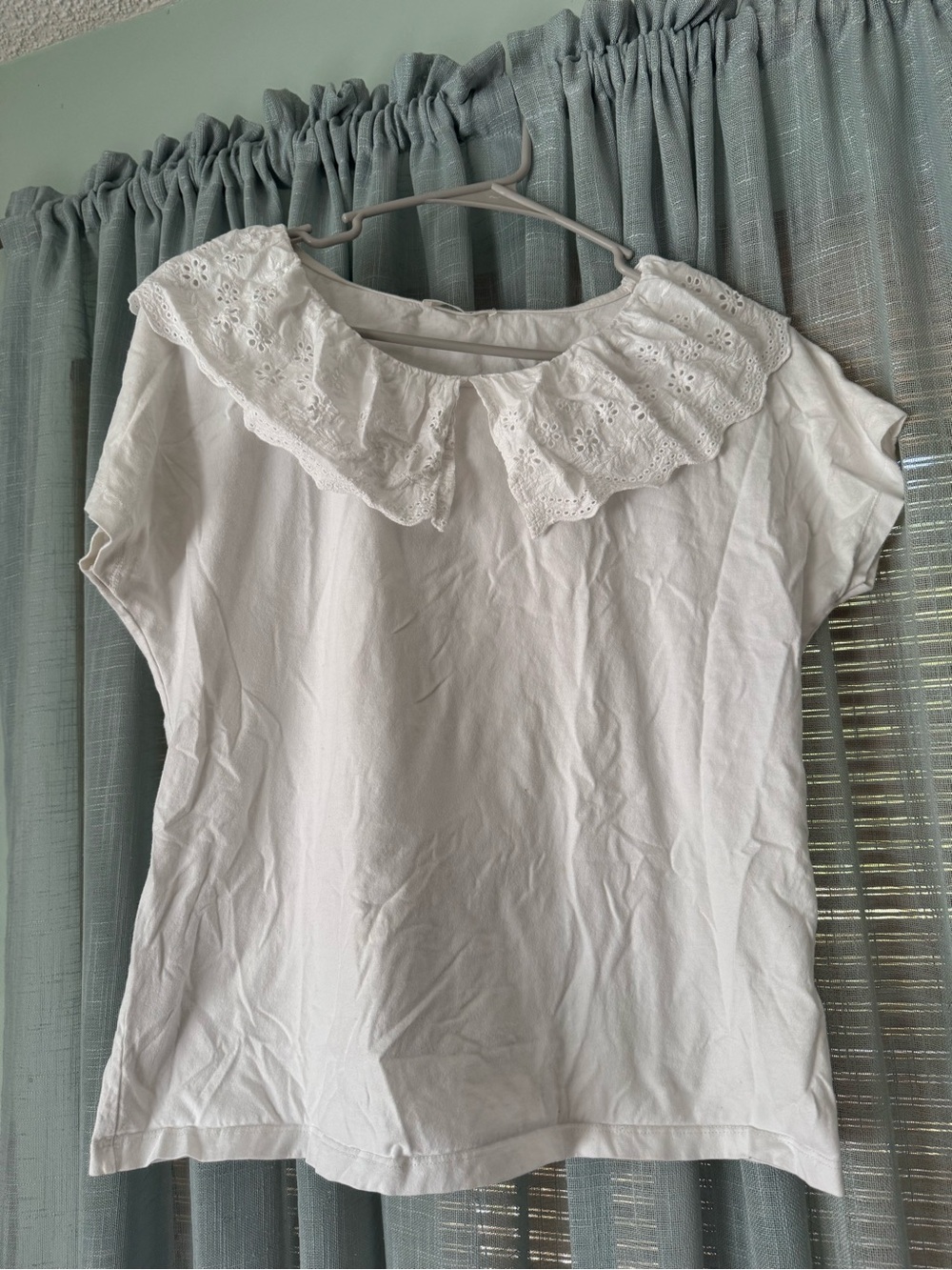 Neuflora lace collar top